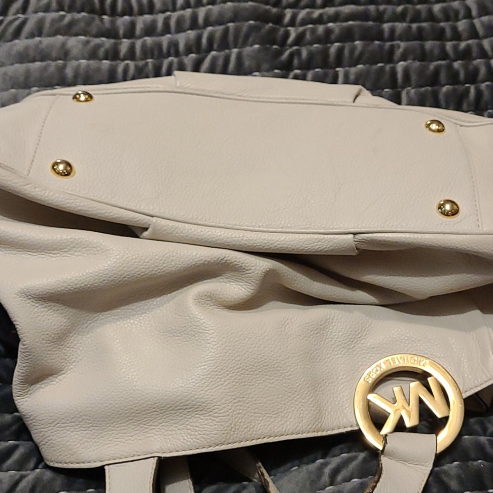Michael Kors leather purse - Picture 5 of 6